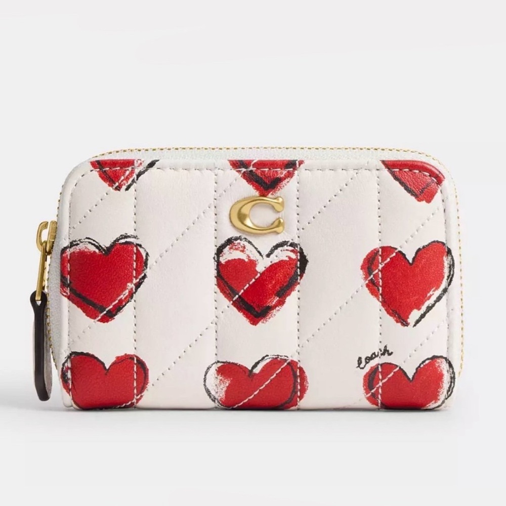 ❤️❤️ Coach Essential Small Zip Around Card Case With Quilting And Heart Print